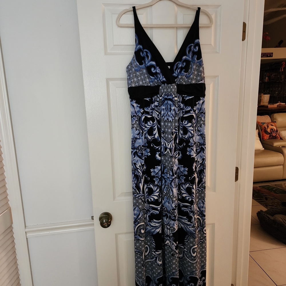 Source Unknown Black and Blue Printed V-Neck Maxi Dress